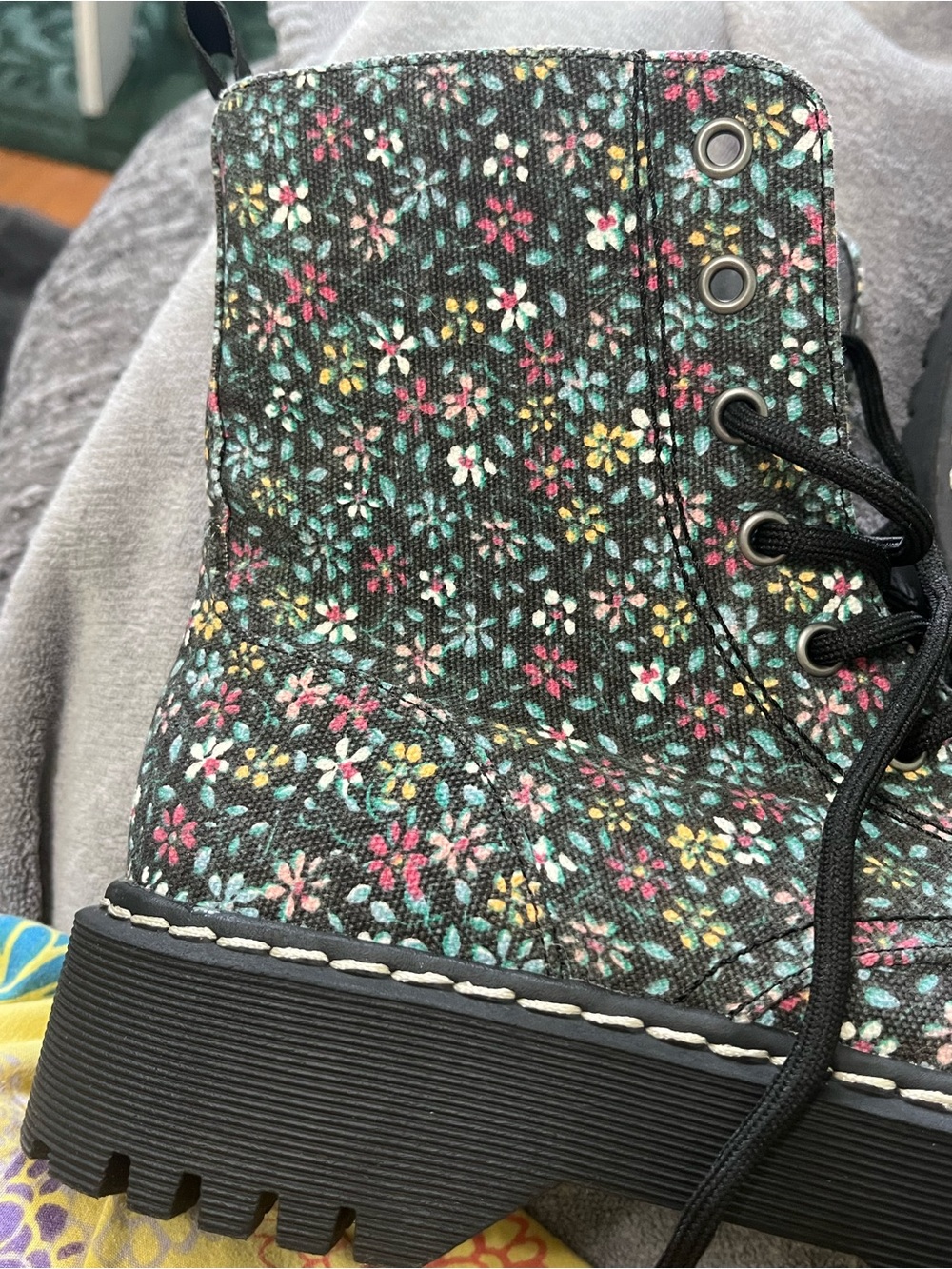 Sincerly Jules Black Floral Lace-Up Combat Boots Size 7.5 M - Picture 11 of 14